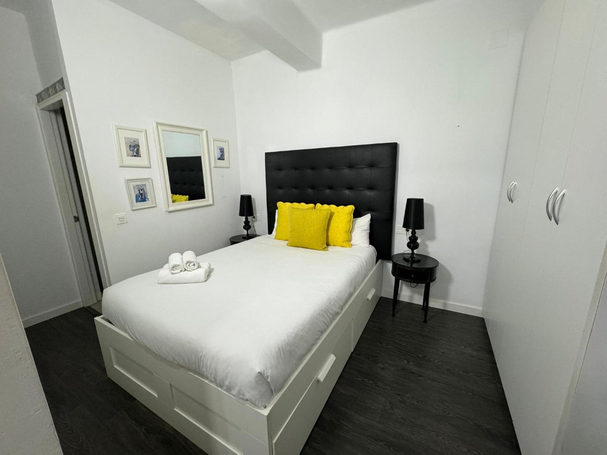 A 20 Pasos Del Museo Picasso Apartment Малага Екстериор снимка
